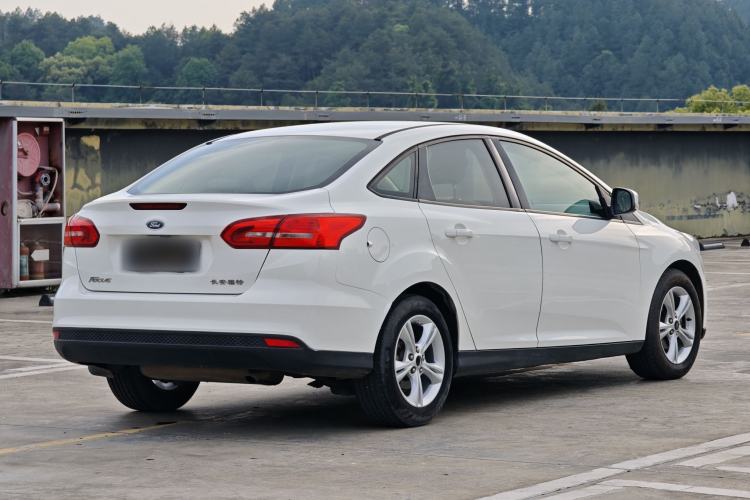 Used Ford Focus 2018 Sedan Classic 1.6L Automatic Comfort Plus Smart Drive Version Exterior 4