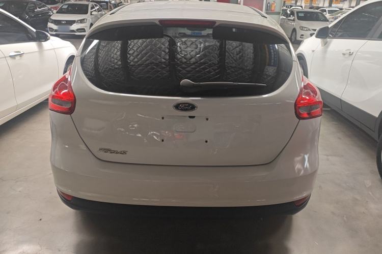 Used Ford Focus 2018 Hatchback Classic 1.6L Automatic Comfort Plus SmartDrive Edition Exterior 4