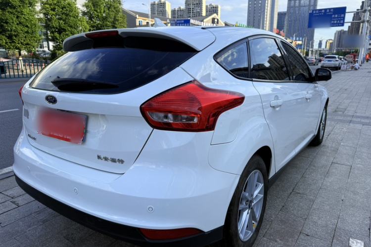 Used Ford Focus 2018 Hatchback Classic 1.6L Automatic Trendy SmartDrive Edition Exterior 4