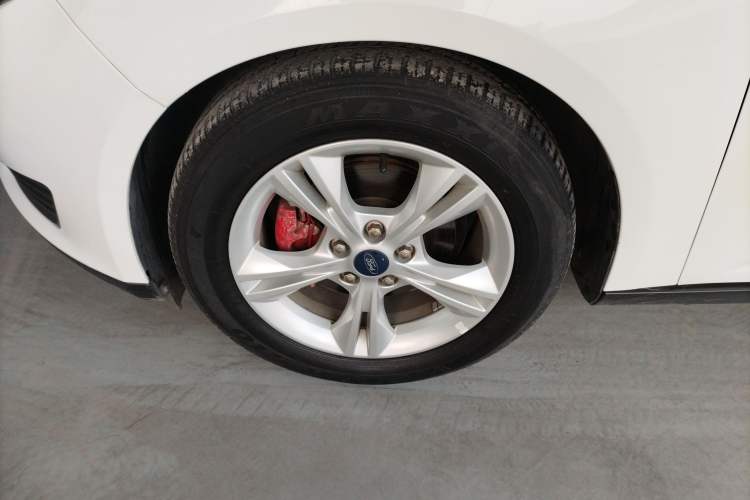 Used Ford Focus 2018 Hatchback Classic 1.6L Automatic Comfort Plus SmartDrive Edition Exterior 4