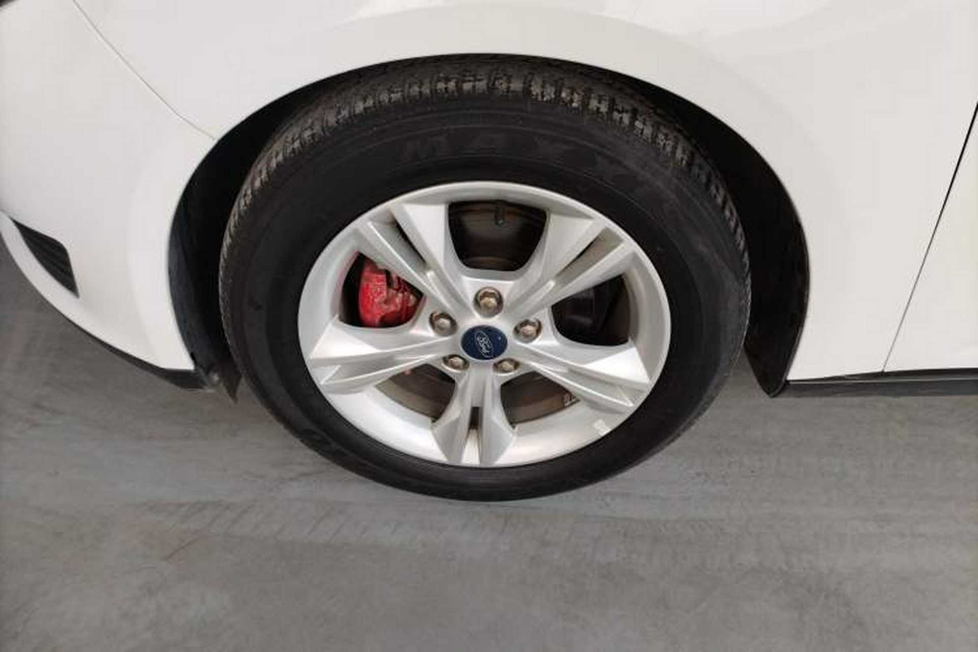 Used Ford Focus 2018 Hatchback Classic 1.6L Automatic Comfort Plus SmartDrive Edition Exterior 4