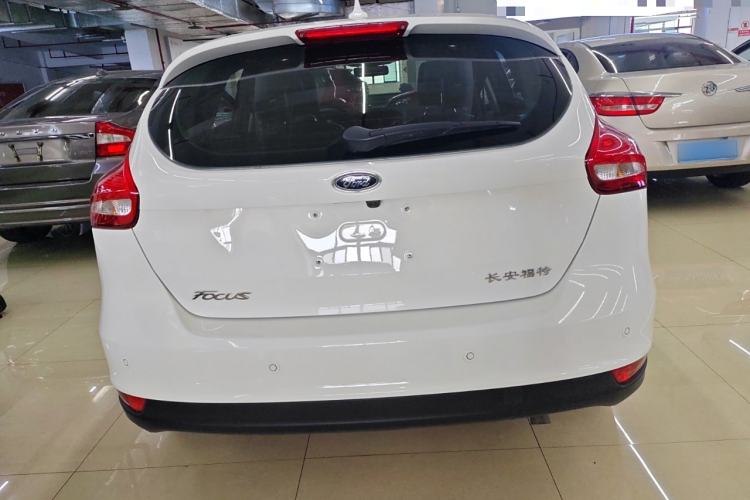 Used Ford Focus 2018 Hatchback Classic 1.6L Automatic Trendy SmartDrive Edition Exterior 4