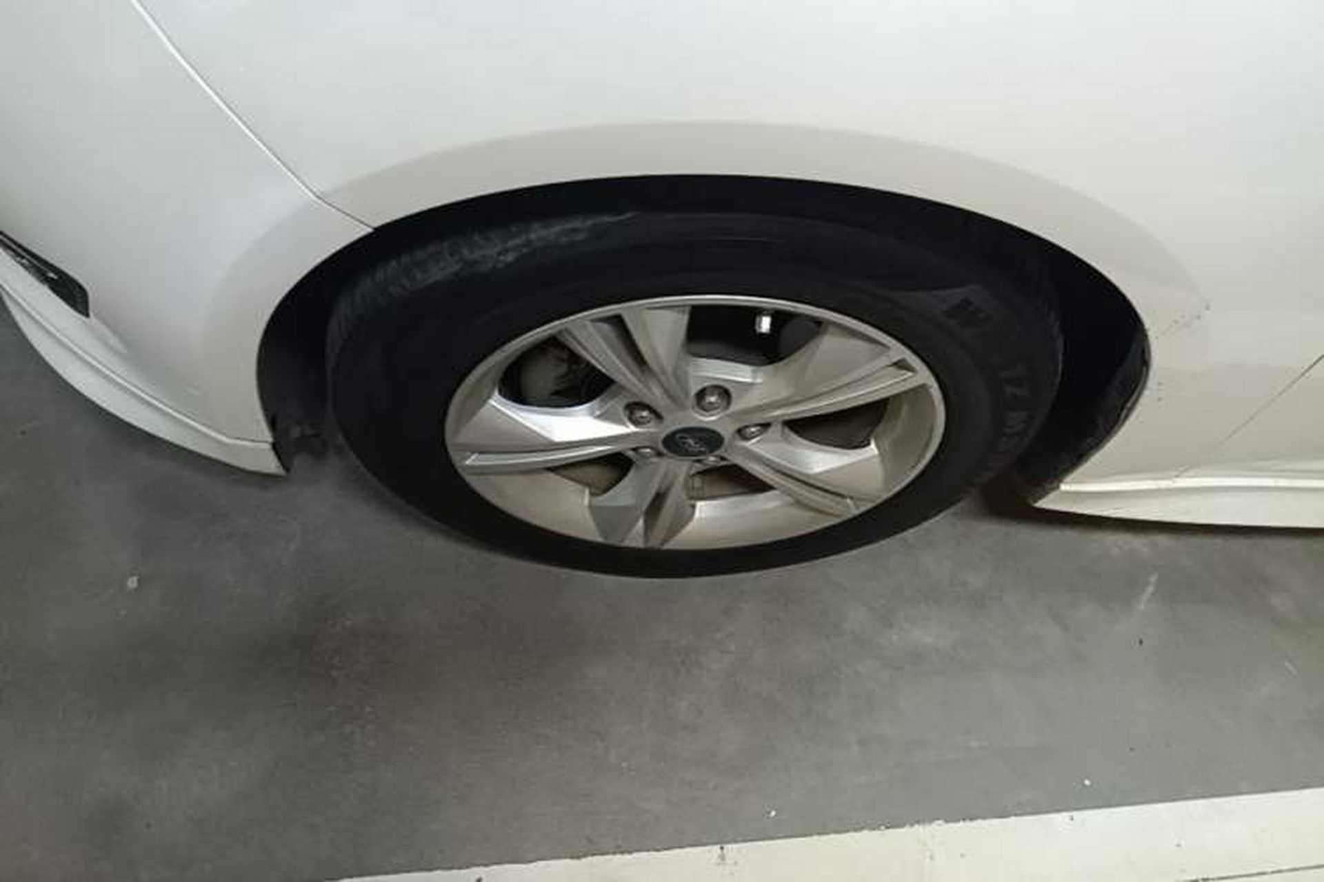 Used Ford Focus 2018 Hatchback Classic 1.6L Automatic Comfort Plus SmartDrive Edition Exterior 4