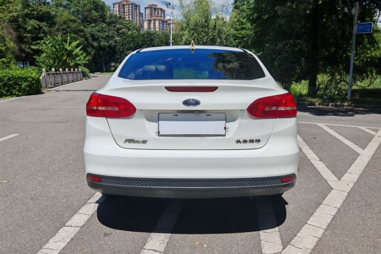 Used Ford Focus 2018 Sedan Classic 1.6L Automatic Comfort Plus Smart Drive Version Exterior 4