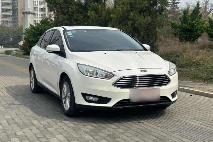 Used Ford Focus 2018 Sedan Classic 1.6L Automatic Trendy SmartDrive Edition Exterior 4