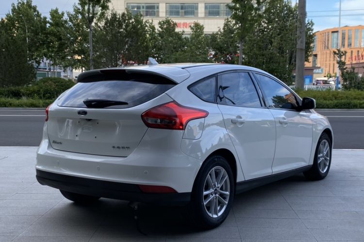 Used Ford Focus 2018 Hatchback Classic 1.6L Manual Fashion Edition SmartDrive Version Exterior 5