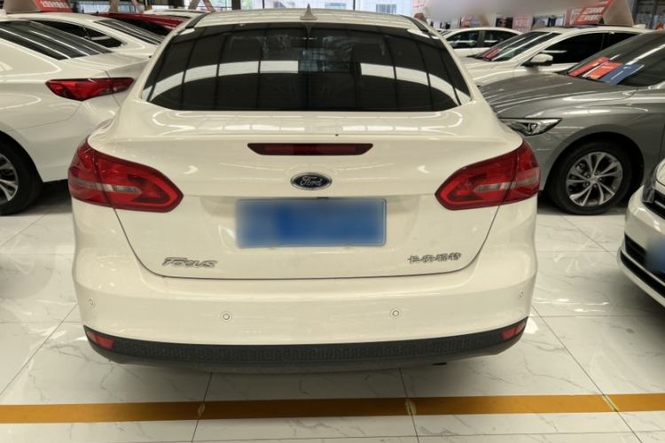 Used Ford Focus 2018 Sedan Classic 1.6L Automatic Trendy SmartDrive Edition Exterior 5