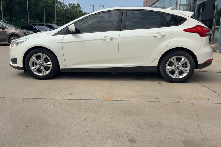 Used Ford Focus 2018 Hatchback Classic 1.6L Automatic Comfort Plus SmartDrive Edition Exterior 5