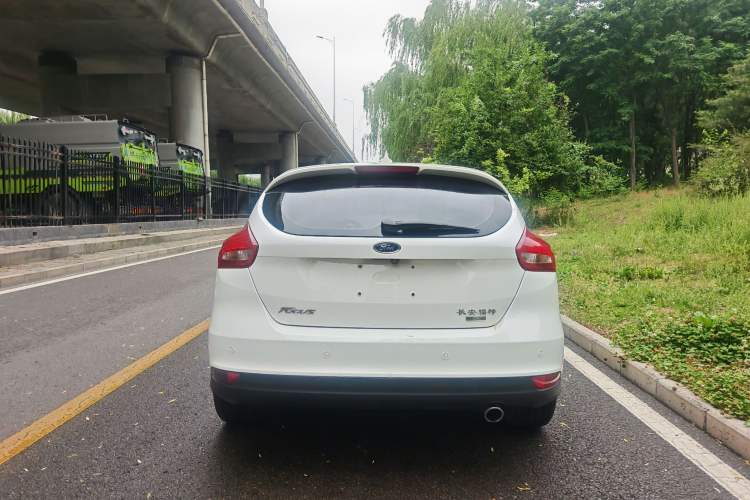 Used Ford Focus 2018 Hatchback Classic EcoBoost 180 Automatic Elite Model Exterior 5