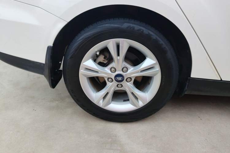 Used Ford Focus 2018 Sedan Classic 1.6L Automatic Comfort Plus Smart Drive Version Exterior 5