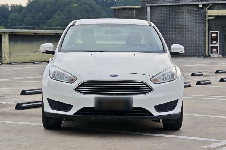 Used Ford Focus 2018 Sedan Classic 1.6L Automatic Comfort Plus Smart Drive Version Exterior 5