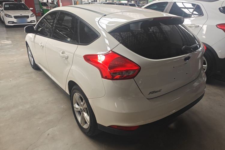 Used Ford Focus 2018 Hatchback Classic 1.6L Automatic Comfort Plus SmartDrive Edition Exterior 5