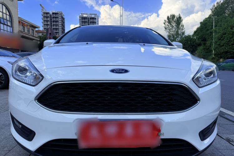 Used Ford Focus 2018 Hatchback Classic 1.6L Automatic Trendy SmartDrive Edition Exterior 5