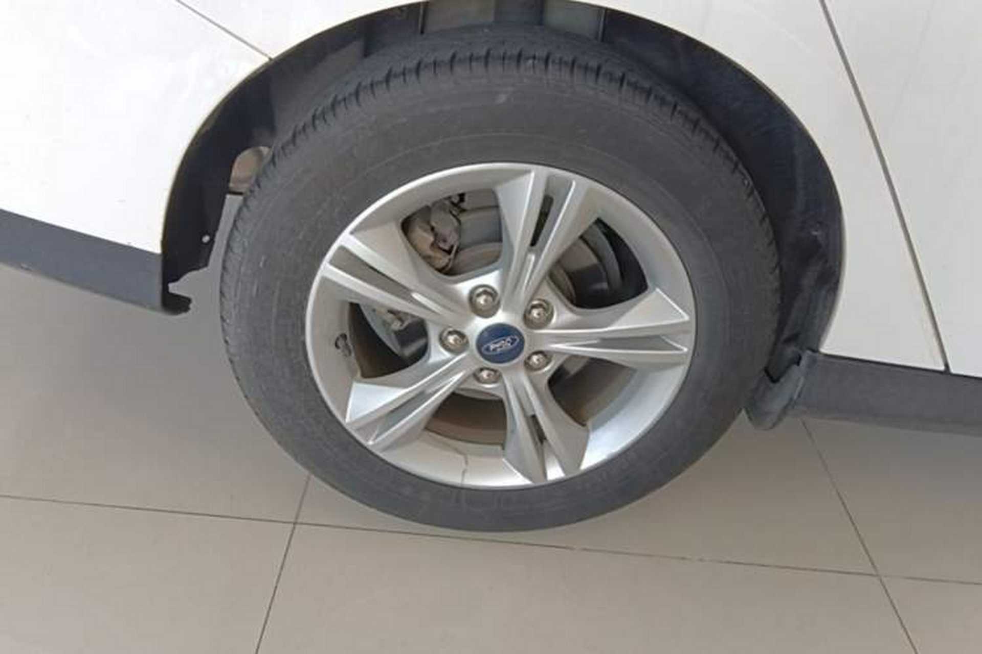 Used Ford Focus 2018 Sedan Classic 1.6L Automatic Comfort Plus Smart Drive Version Exterior 5