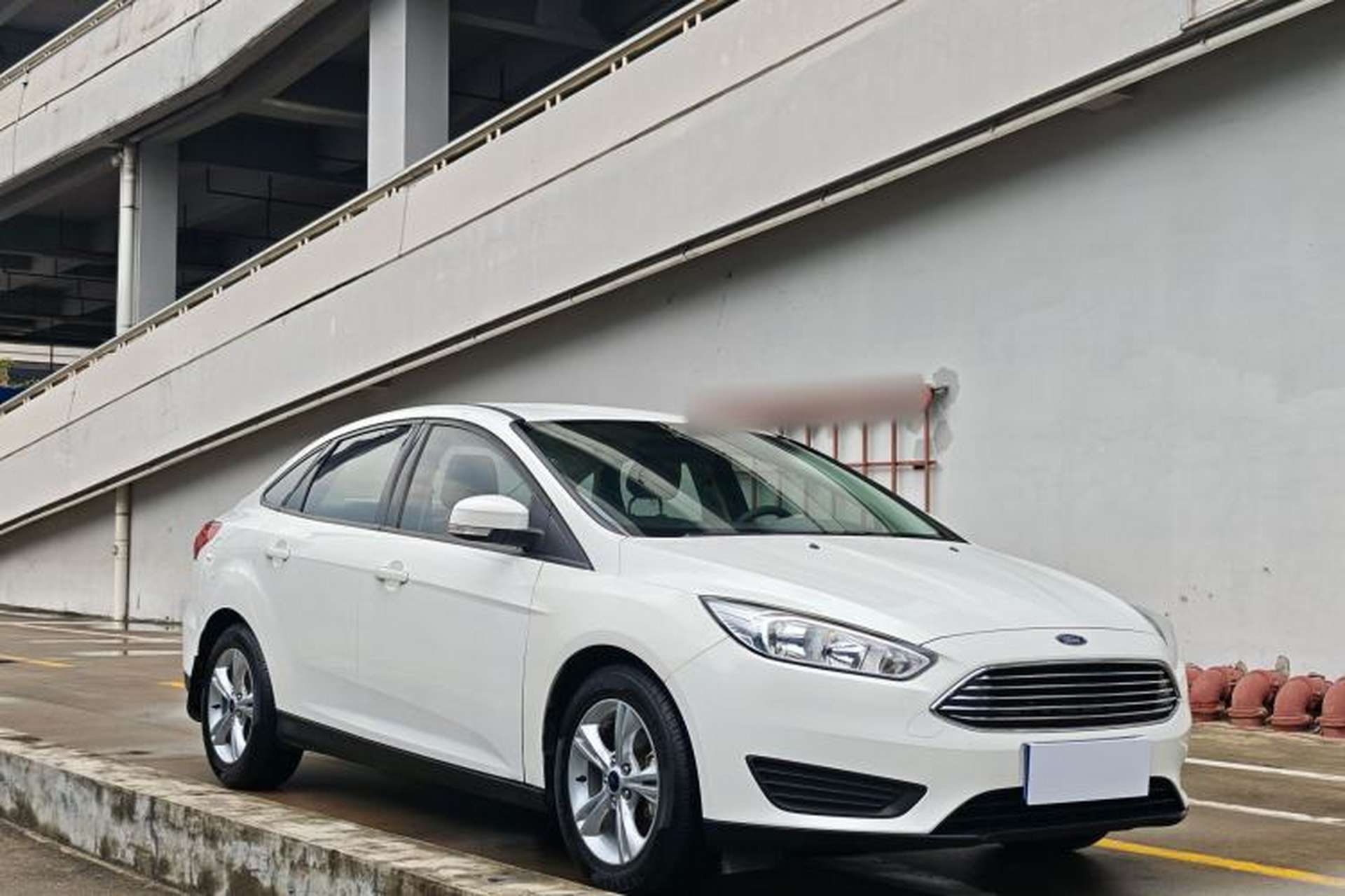 Used Ford Focus 2018 Sedan Classic 1.6L Automatic Comfort Plus Smart Drive Version Exterior 5