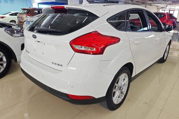 Used Ford Focus 2018 Hatchback Classic 1.6L Automatic Trendy SmartDrive Edition Exterior 5