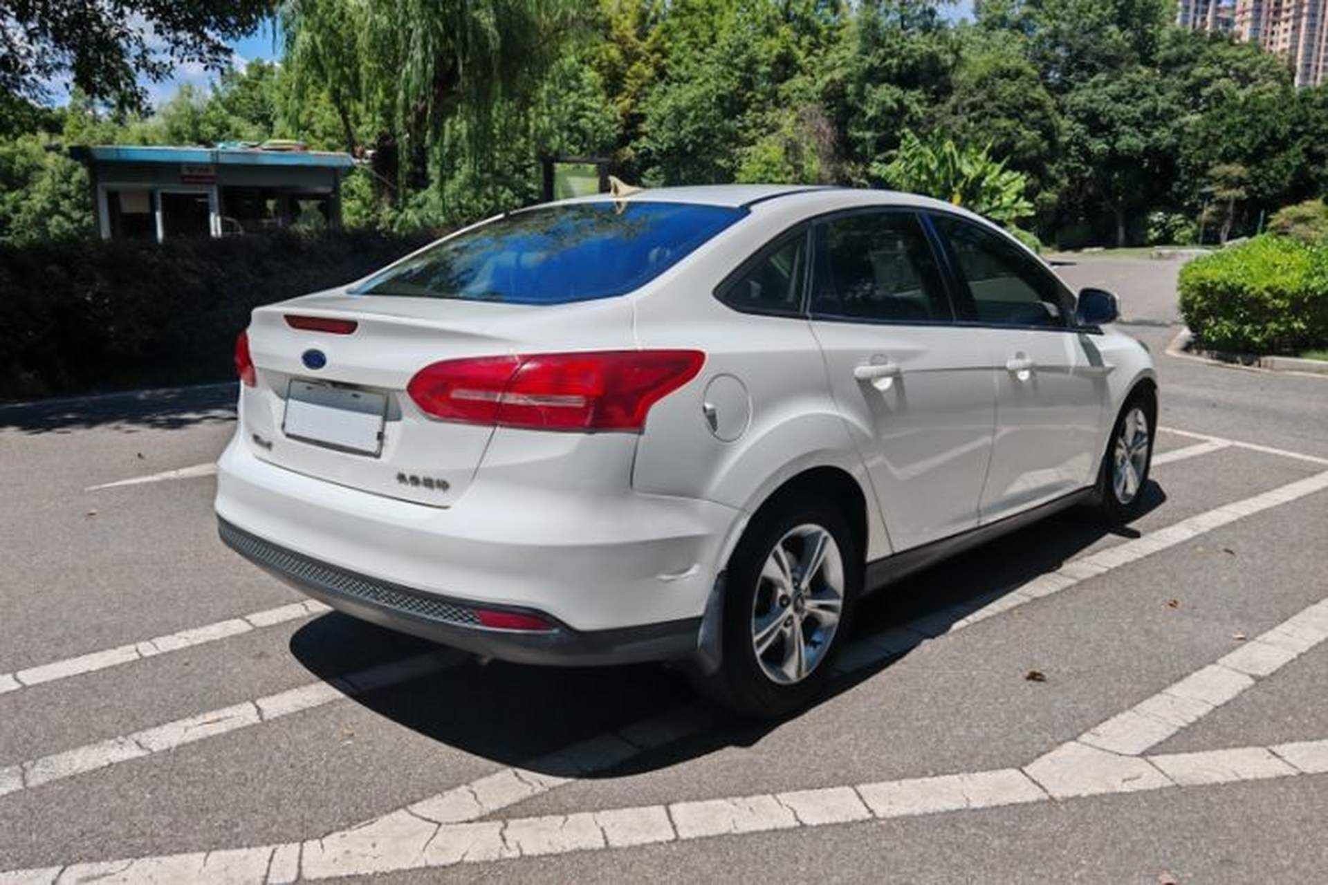 Used Ford Focus 2018 Sedan Classic 1.6L Automatic Comfort Plus Smart Drive Version Exterior 5
