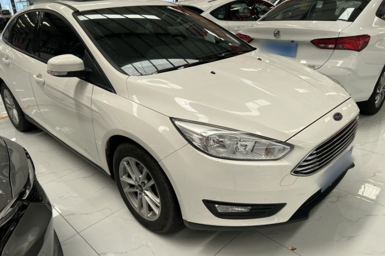 Used Ford Focus 2018 Sedan Classic 1.6L Automatic Trendy SmartDrive Edition Exterior 6