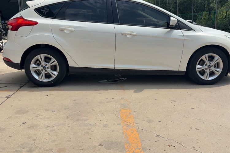 Used Ford Focus 2018 Hatchback Classic 1.6L Automatic Comfort Plus SmartDrive Edition Exterior 6