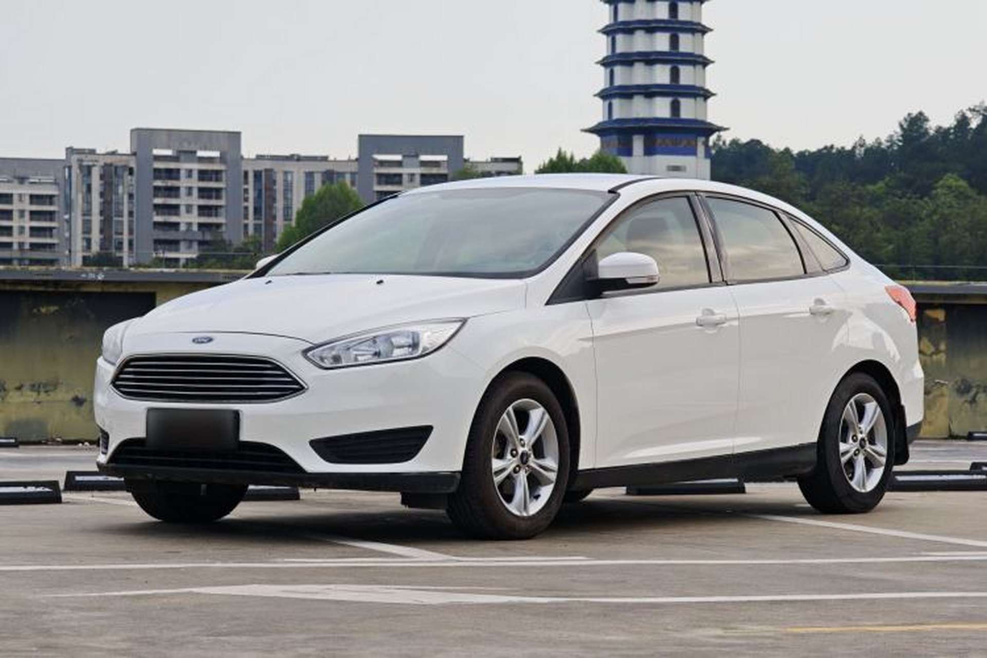 Used Ford Focus 2018 Sedan Classic 1.6L Automatic Comfort Plus Smart Drive Version Exterior 6
