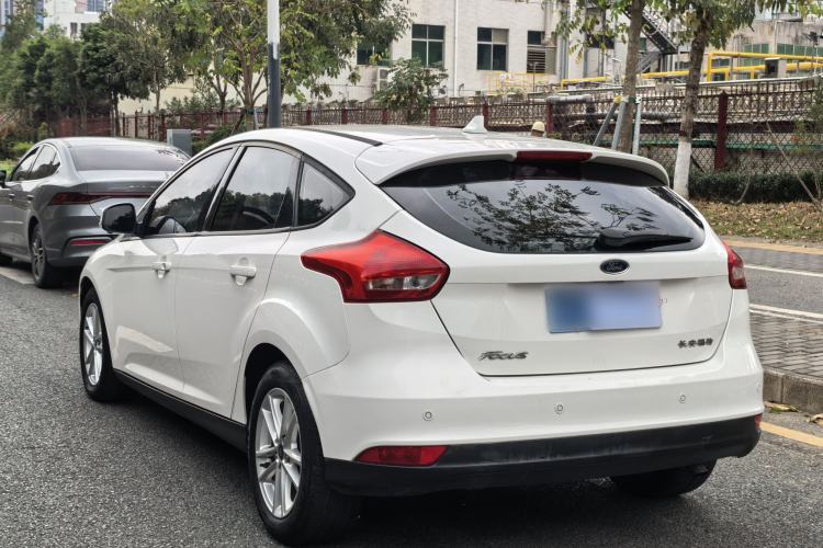 Used Ford Focus 2018 Hatchback Classic 1.6L Automatic Trendy SmartDrive Edition Exterior 6
