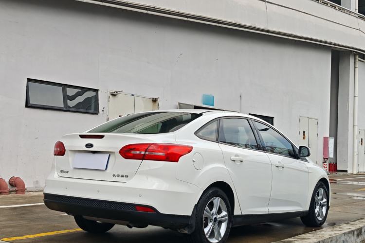 Used Ford Focus 2018 Sedan Classic 1.6L Automatic Comfort Plus Smart Drive Version Exterior 6
