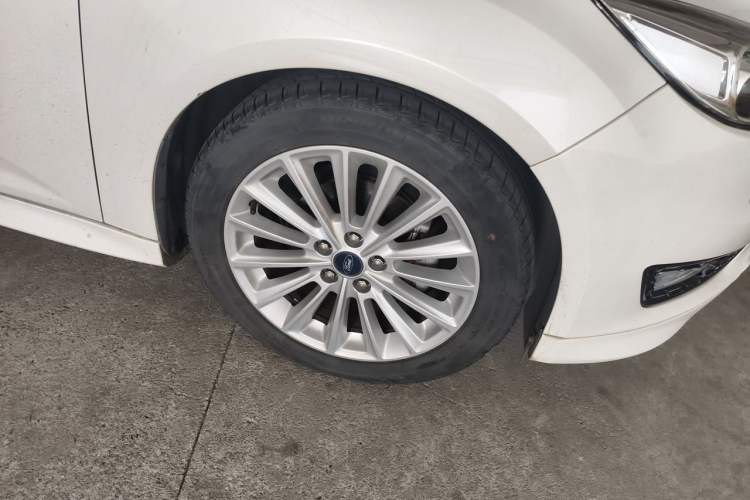 Used Ford Focus 2018 Hatchback Classic EcoBoost 180 Automatic Sport Edition Exterior 7