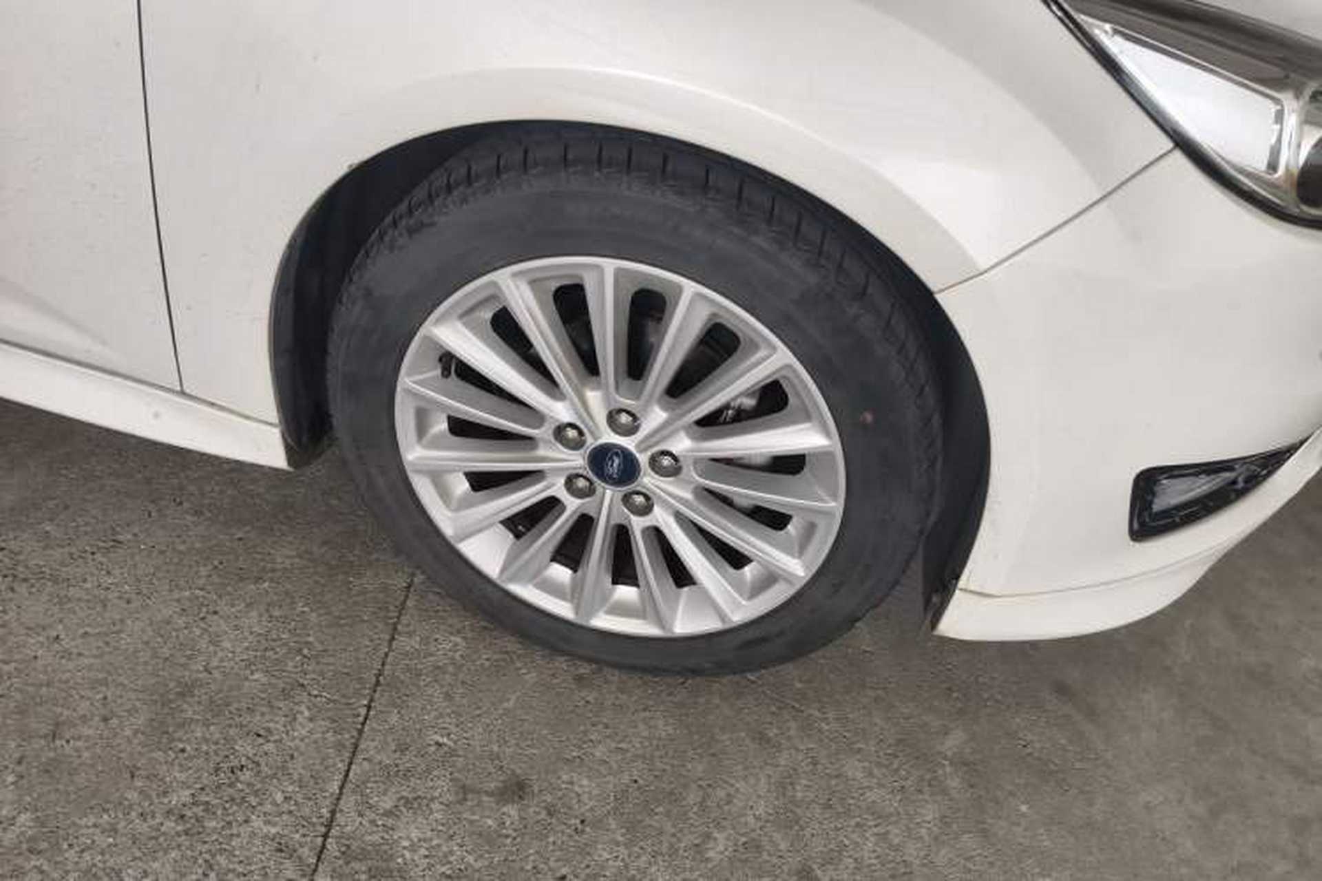 Used Ford Focus 2018 Hatchback Classic EcoBoost 180 Automatic Sport Edition Exterior 7