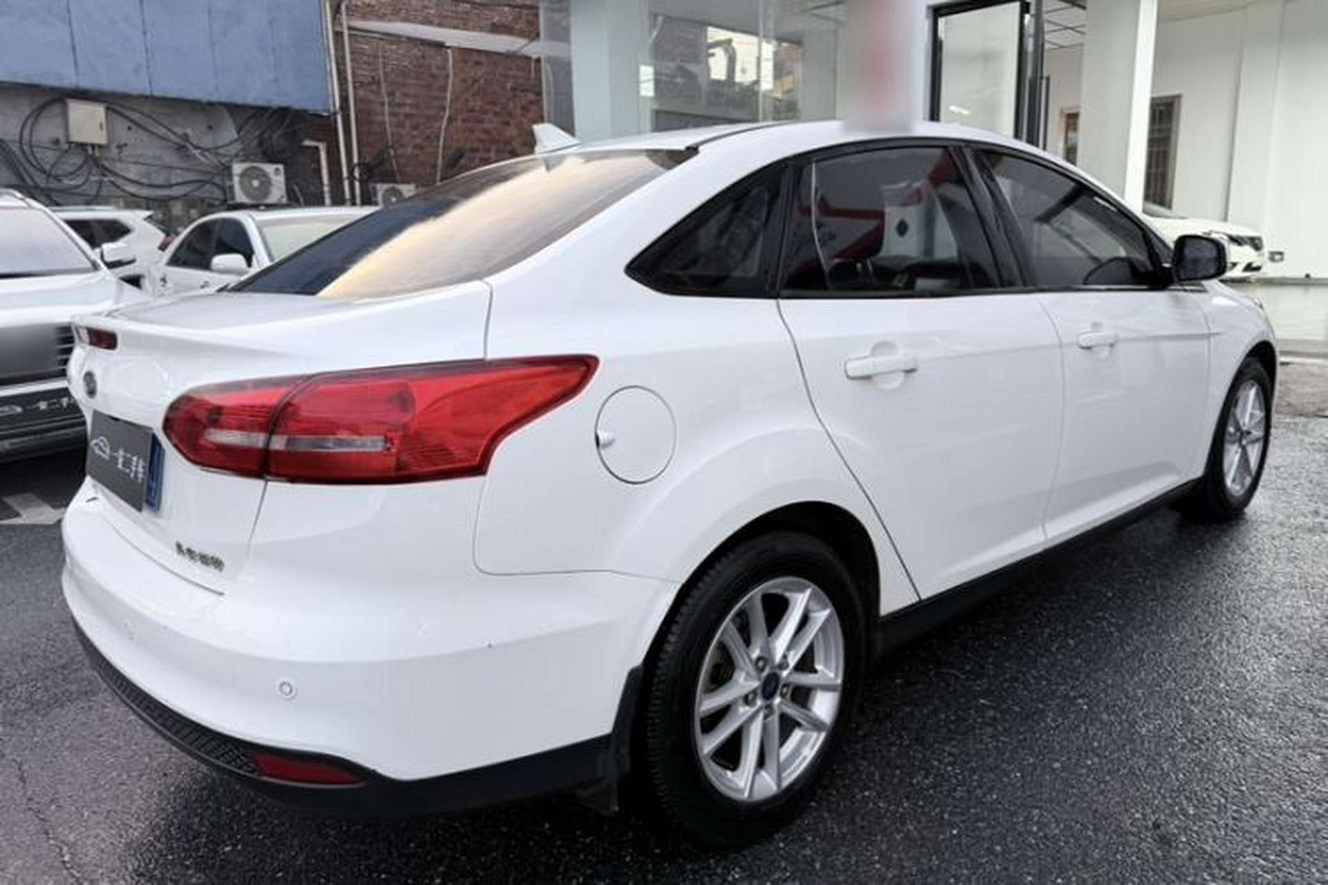 Used Ford Focus 2018 Sedan Classic 1.6L Automatic Trendy SmartDrive Edition Exterior 7