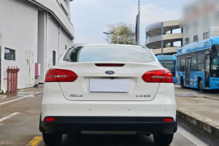 Used Ford Focus 2018 Sedan Classic 1.6L Automatic Comfort Plus Smart Drive Version Exterior 7