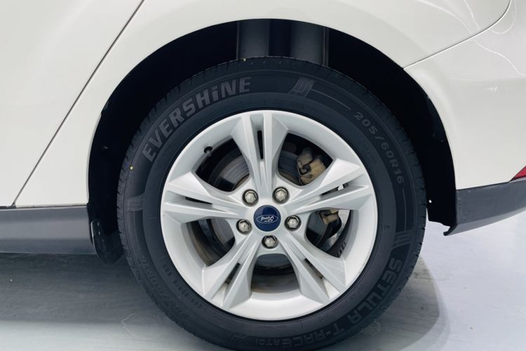 Used Ford Focus 2018 Hatchback Classic 1.6L Automatic Comfort Plus SmartDrive Edition Exterior 8