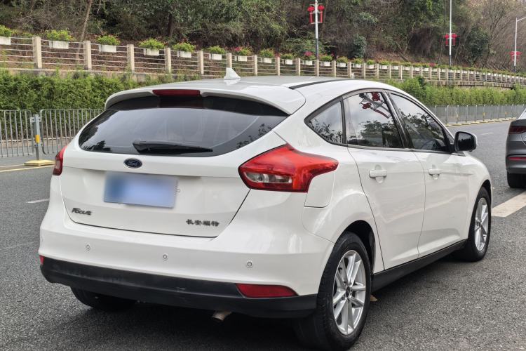 Used Ford Focus 2018 Hatchback Classic 1.6L Automatic Trendy SmartDrive Edition Exterior 8
