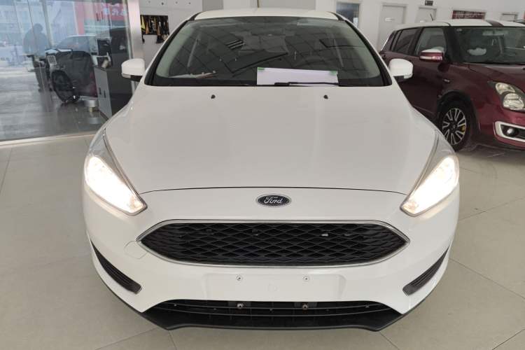 Used Ford Focus 2018 Hatchback Classic 1.6L Automatic Comfort Plus SmartDrive Edition Front