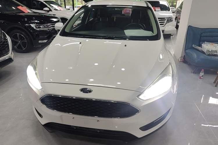 Used Ford Focus 2018 Hatchback Classic 1.6L Automatic Comfort Plus SmartDrive Edition Front
