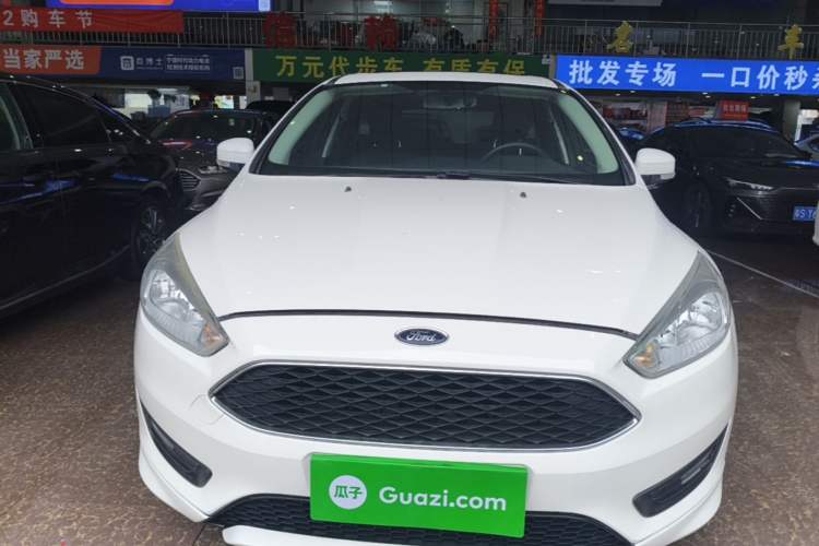 Used Ford Focus 2018 Two-Door Classic EcoBoost 125 Automatic Supercharged Style SmartDrive Edition Front