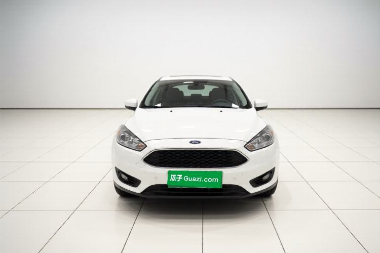 Used Ford Focus 2018 Two-Door Classic EcoBoost 125 Automatic Supercharged Style SmartDrive Edition Front