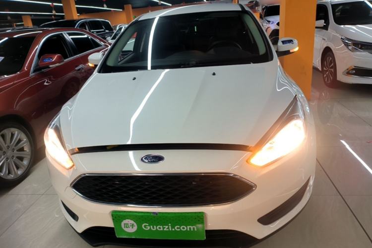 Used Ford Focus 2018 Hatchback Classic 1.6L Automatic Comfort Plus SmartDrive Edition Front