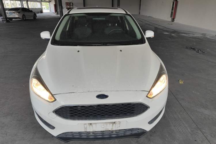Used Ford Focus 2018 Hatchback Classic 1.6L Automatic Trendy SmartDrive Edition Front