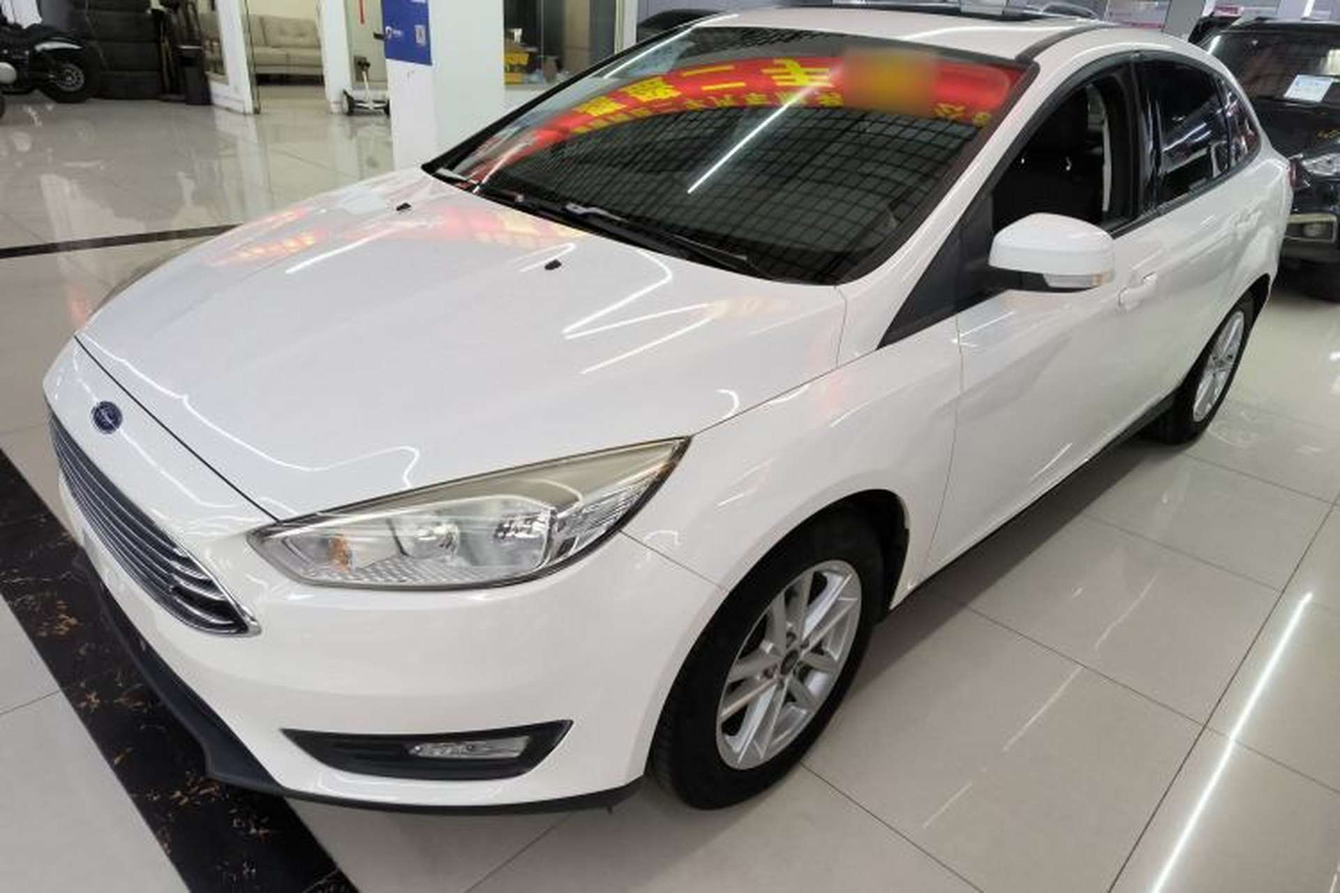 Used Ford Focus 2018 Sedan Classic 1.6L Automatic Trendy SmartDrive Edition Front Left 45 Deg