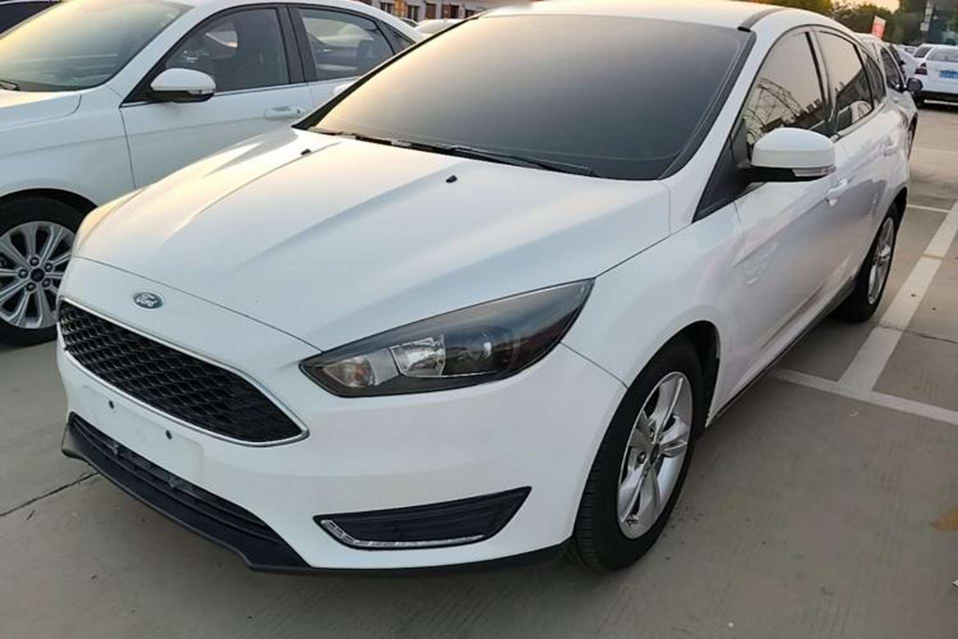 Used Ford Focus 2018 Hatchback Classic 1.6L Automatic Comfort Plus SmartDrive Edition Front Left 45 Deg