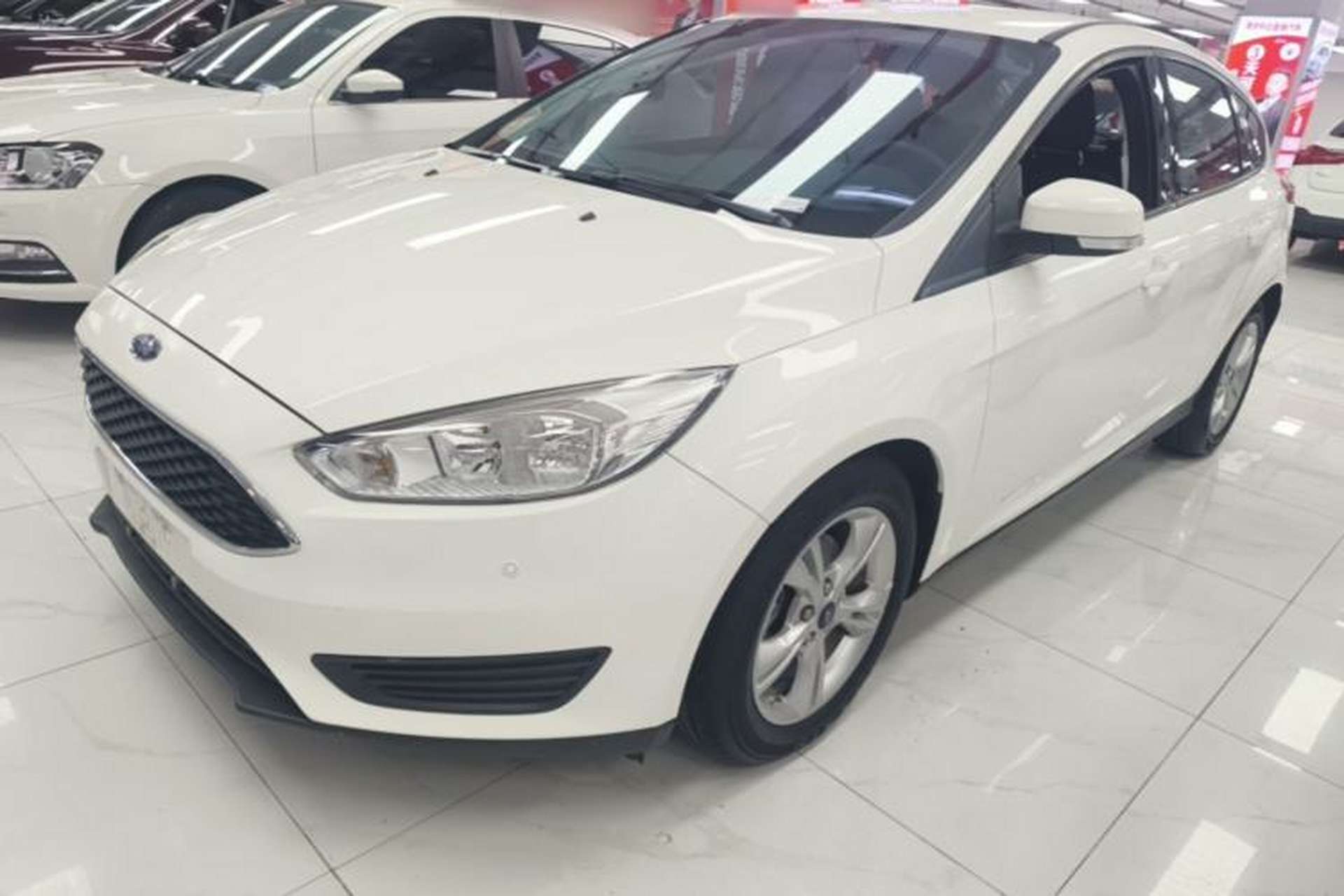 Used Ford Focus 2018 Hatchback Classic 1.6L Automatic Comfort Plus SmartDrive Edition Front Left 45 Deg