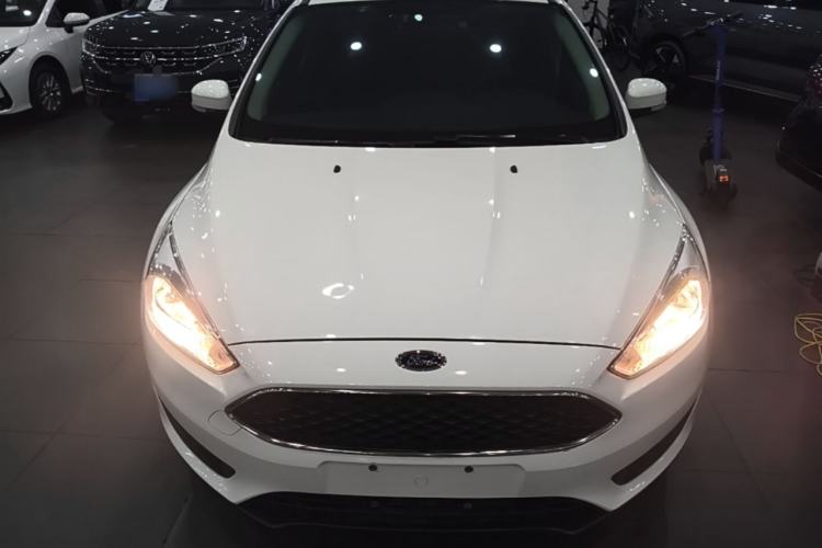 Used Ford Focus 2018 Hatchback Classic 1.6L Automatic Trendy SmartDrive Edition Front