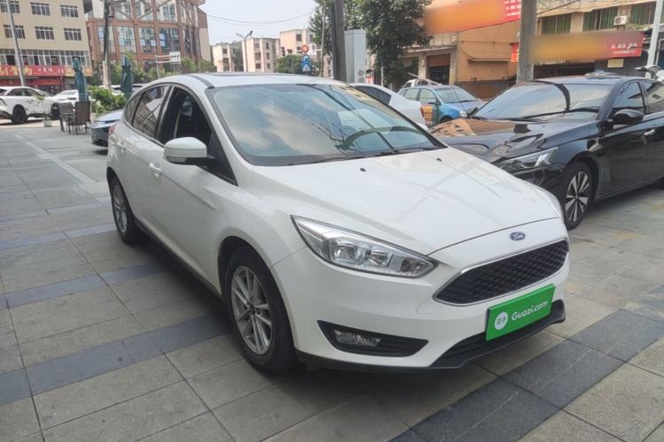 Used Ford Focus 2018 Hatchback Classic 1.6L Automatic Trendy SmartDrive Edition Front Right 45 Deg