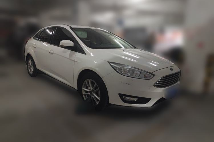 Used Ford Focus 2018 Sedan Classic 1.6L Manual Fashion Edition SmartDrive Version Front Right 45 Deg