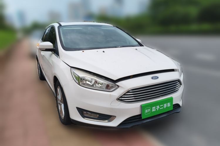 Used Ford Focus 2018 Sedan Classic EcoBoost 180 Automatic Elite Model Front Right 45 Deg
