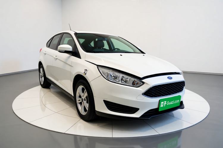 Used Ford Focus 2018 Hatchback Classic 1.6L Automatic Comfort Plus SmartDrive Edition Front Right 45 Deg