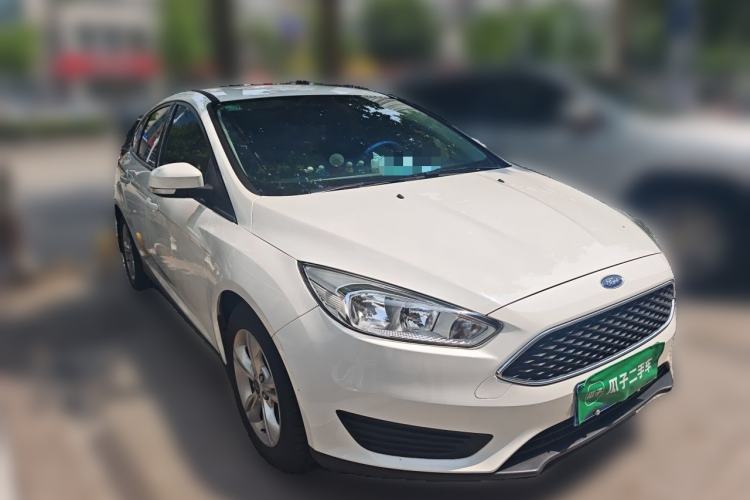 Used Ford Focus 2018 Hatchback Classic 1.6L Automatic Comfort Plus SmartDrive Edition Front Right 45 Deg
