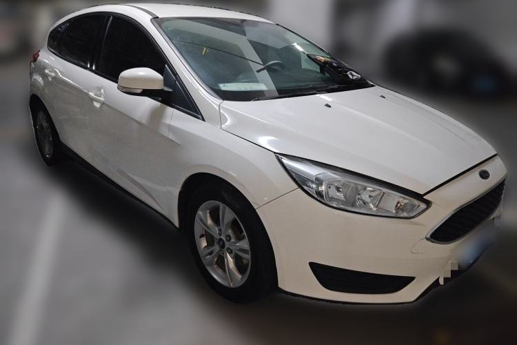 Used Ford Focus 2018 Hatchback Classic 1.6L Automatic Comfort Plus SmartDrive Edition Front Right 45 Deg
