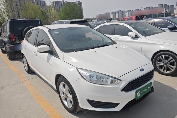 Used Ford Focus 2018 Hatchback Classic 1.6L Automatic Comfort Plus SmartDrive Edition Front Right 45 Deg