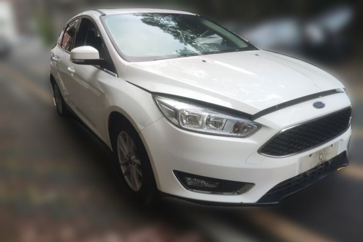 Used Ford Focus 2018 Hatchback Classic EcoBoost 180 Automatic Elite Model Front Right 45 Deg